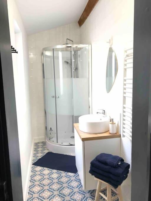 Grand Appartement En Maison De Ville Valréas Buitenkant foto