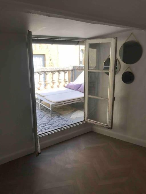 Grand Appartement En Maison De Ville Valréas Buitenkant foto