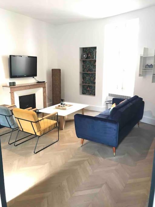 Grand Appartement En Maison De Ville Valréas Buitenkant foto