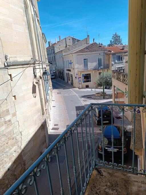 Grand Appartement En Maison De Ville Valréas Buitenkant foto