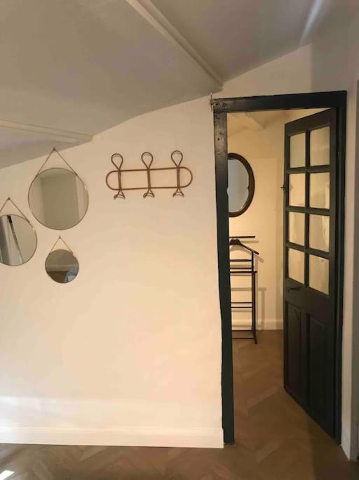 Grand Appartement En Maison De Ville Valréas Buitenkant foto